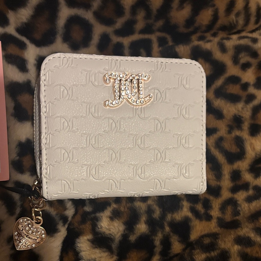 Juicy Couture Small Zip Wallet - Picture 2 of 9